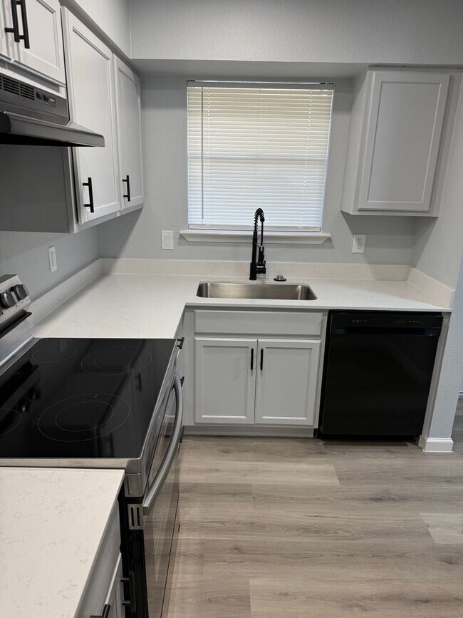 Building Photo - 4004 Scruggs Dr
