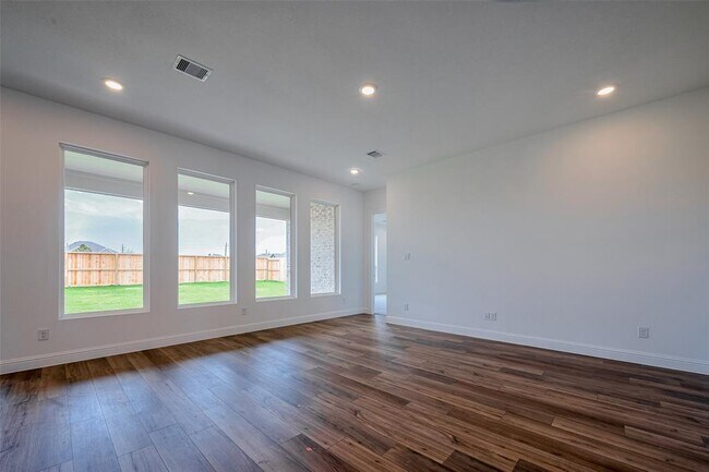 Building Photo - 2447 Daisy Mdw Pl