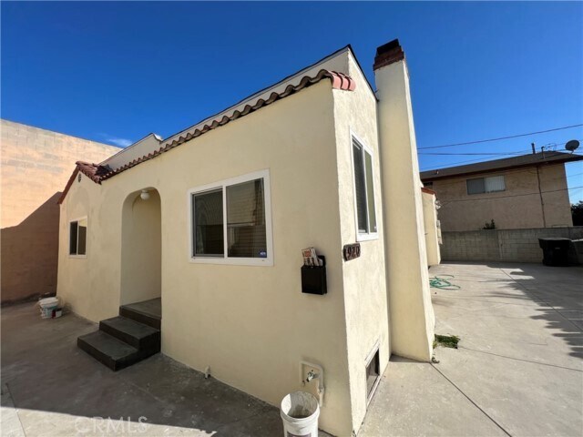 Primary Photo - 920 W Las Tunas Dr