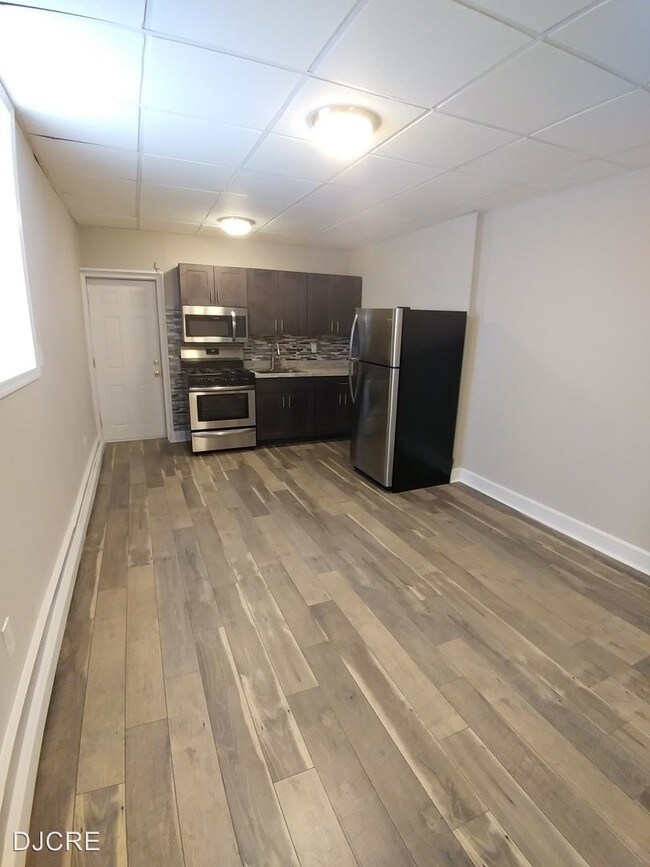 Building Photo - 2000 Mercy St