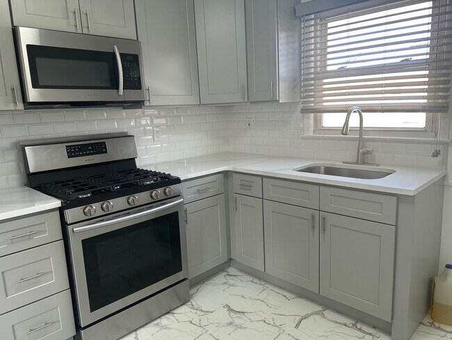 Foto del edificio - 4608 Grand Ave