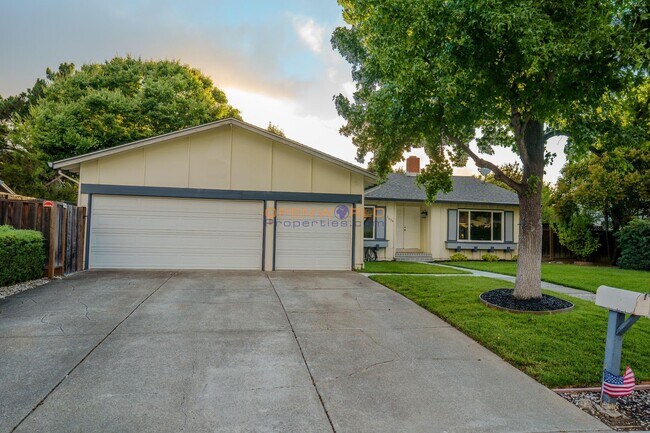 Foto del edificio - Spacious 4BR Single-Story Home w/ Garage i...