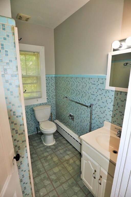 161 Matfield St Unit 1R, West Bridgewater, MA 02379 Room for Rent in