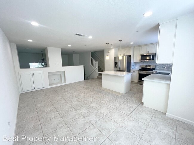 Building Photo - 3 br, 2.5 bath House - 4748 Central Parkwa...