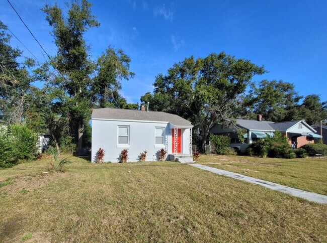 Foto del edificio - 1408 Dexter Ave