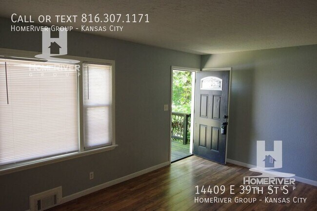 Building Photo - Charming Ranch in Independence!