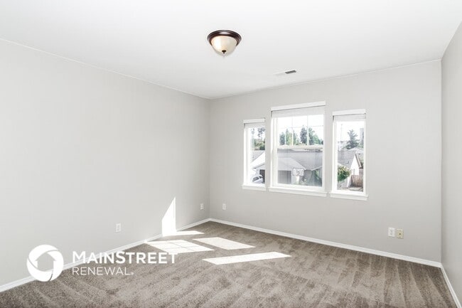 Building Photo - 20112 12th Ave E