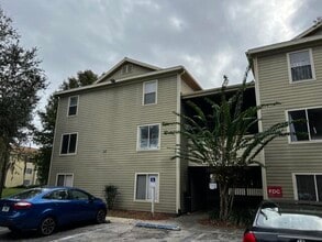 Building Photo - 3800 SW 20th Ave