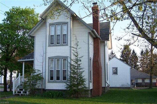 Building Photo - 16039 E High St