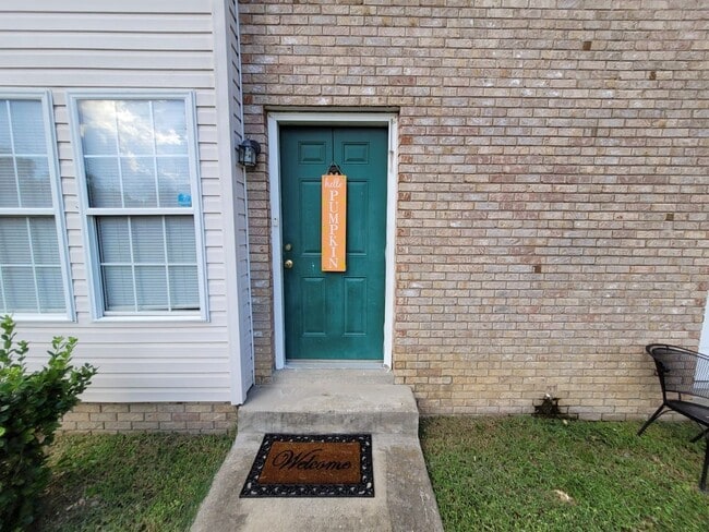 Building Photo - 698 Needmore Rd