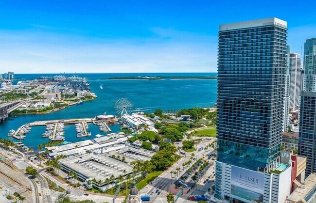 Foto del edificio - 398 NE 5th St