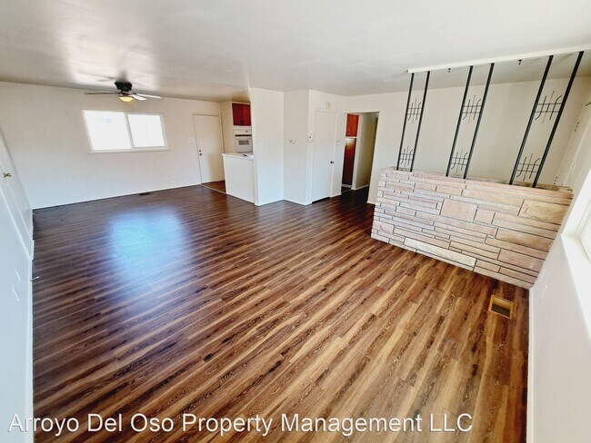 Foto del edificio - 3 br, 2 bath House - 1212 Glorieta ST NE
