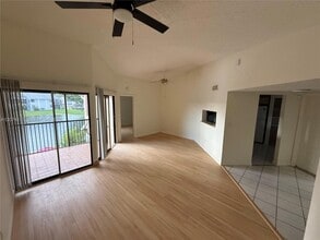 Building Photo - 1080 N Franklin Ave