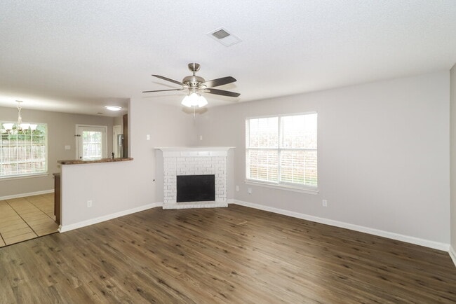 Building Photo - 6844 Kamali Ave