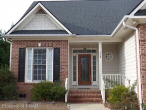 Building Photo - 124 Highgrove Ct