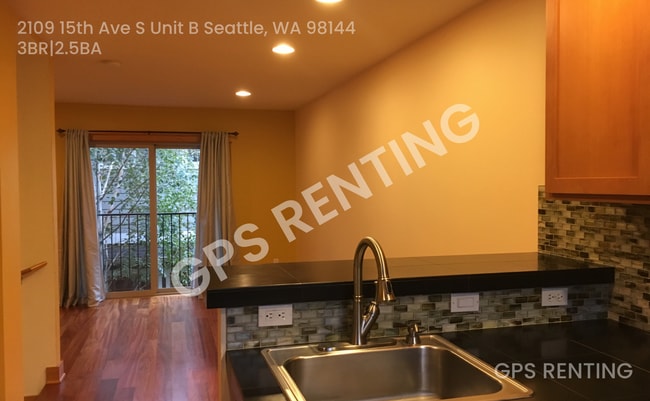 Foto del edificio - 2109 15th Ave S