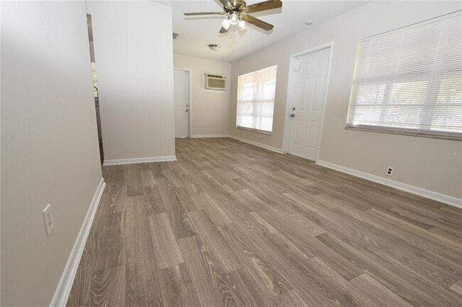 Foto del edificio - 10001 N 22nd St