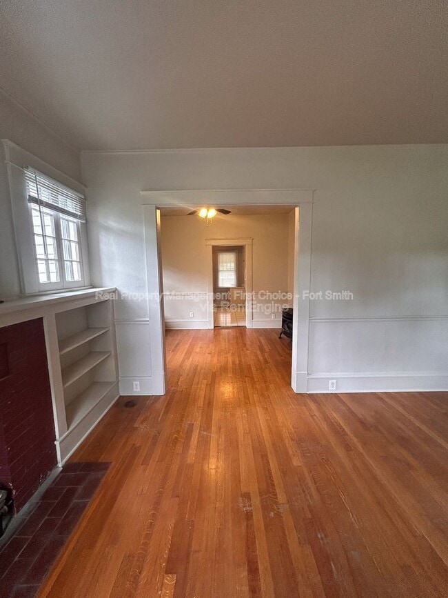 Building Photo - 811 N 41st St