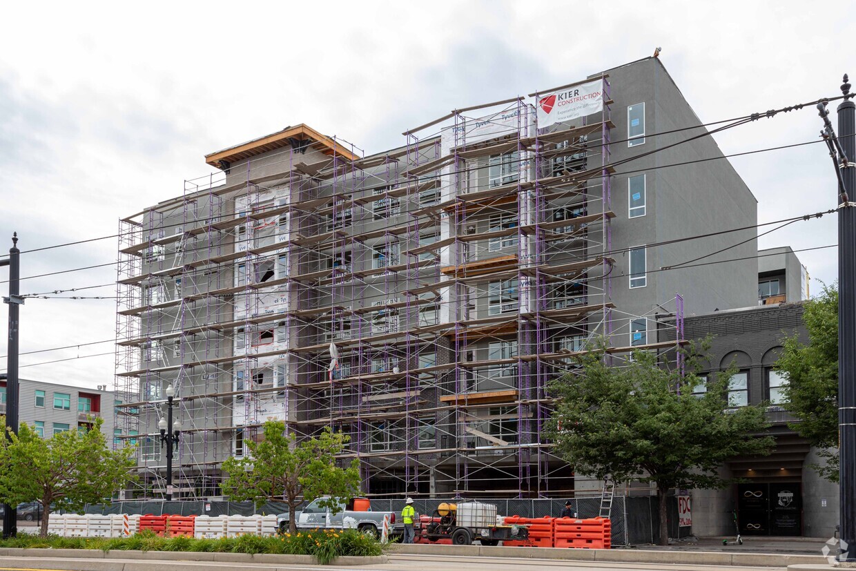Primary Photo - Central Station Apartments