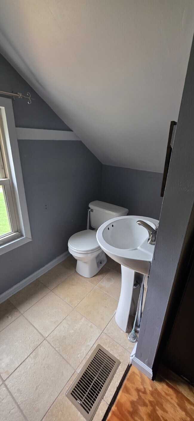 Foto del edificio - Cute 2 bedroom/ 1.5 bath single family home for rent in a quiet country setting but minutes from ...