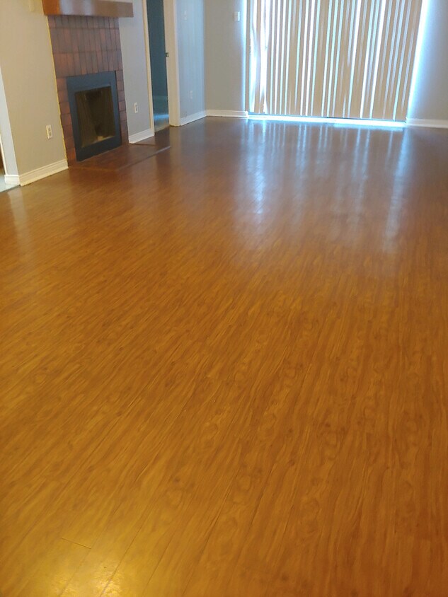 Foto del edificio - 6122 Ridgecrest 1001