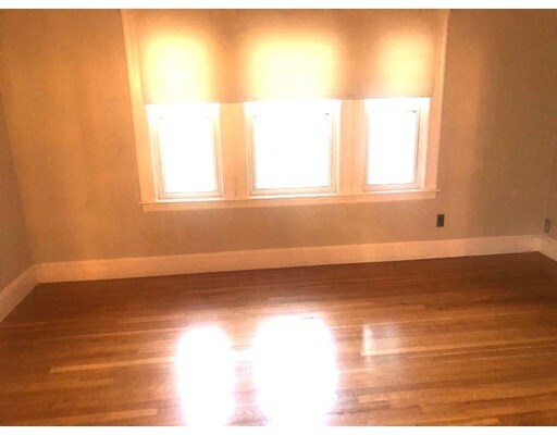 Building Photo - 57 Knoll St
