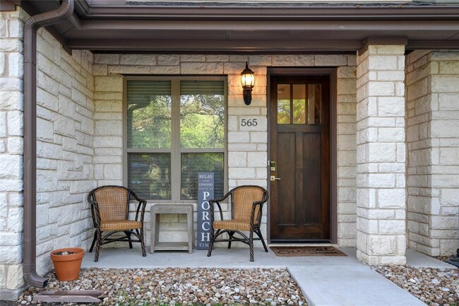 Building Photo - 565 Demarett Dr
