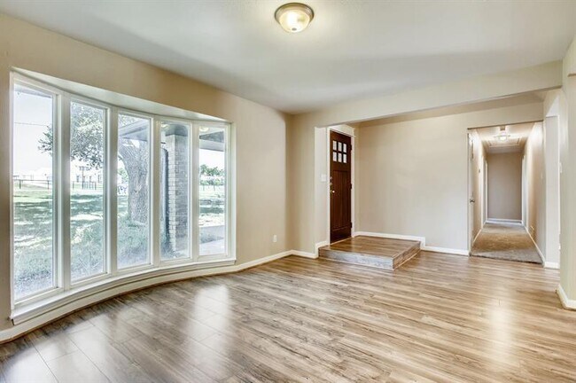 Foto del edificio - 520 S Westmoreland Rd
