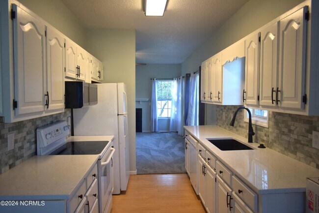 Building Photo - 7263 Schooners Ct SW