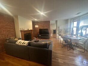Building Photo - 87 Gainsborough St