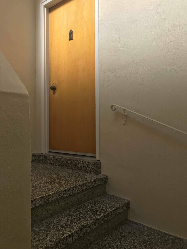 Foto del edificio - 2127 Lawton St