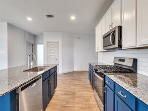 Building Photo - 10627 Great Basin Dr