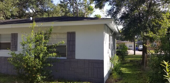 Foto del edificio - 2450 13th Ave S