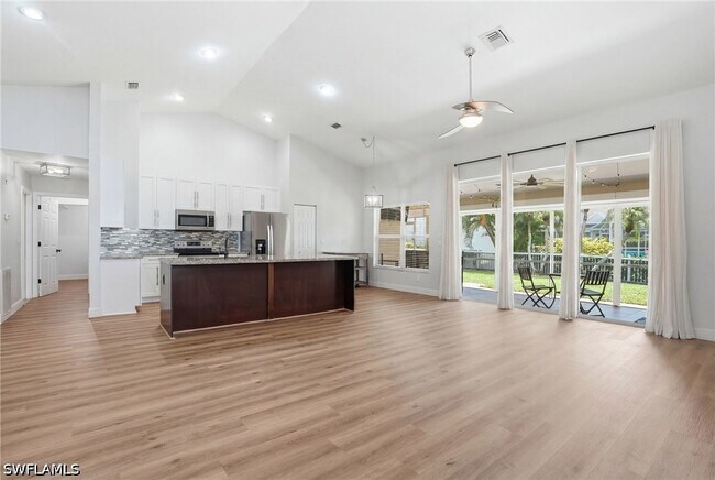 Building Photo - 670 Lambton Ln