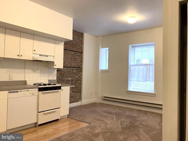 Foto del edificio - 330 S Juniper St