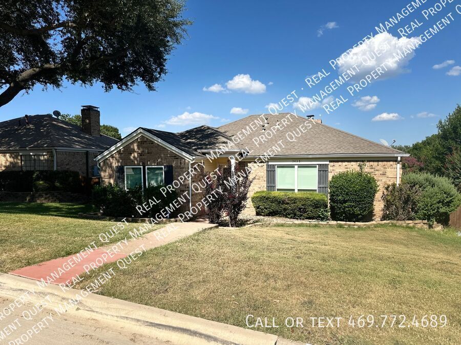 Foto del edificio - 3433 Country Club Dr