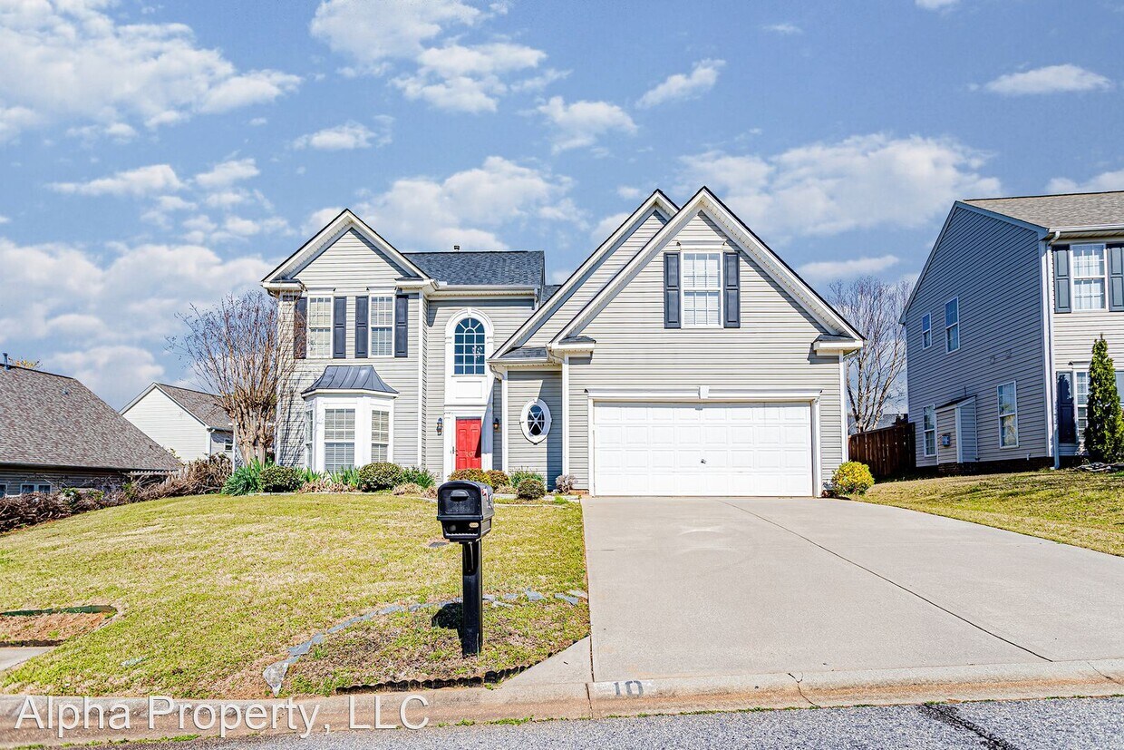 3 br, 2.5 bath House 10 Montpelier Dr House Rental in Greer, SC