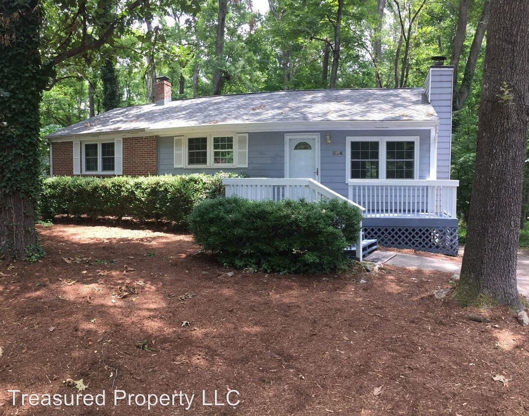 Primary Photo - 304 Hickory Dr