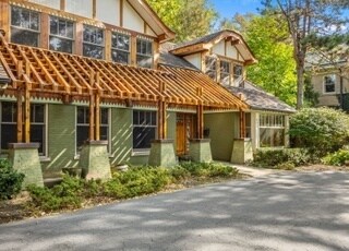Building Photo - 633 Warwick Rd