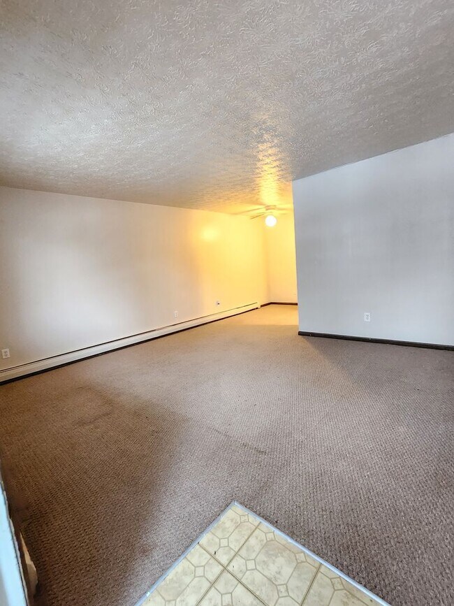 Foto del edificio - One Bedroom For Rent on Hancock