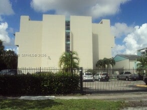 Building Photo - 2017 NW 46th Ave