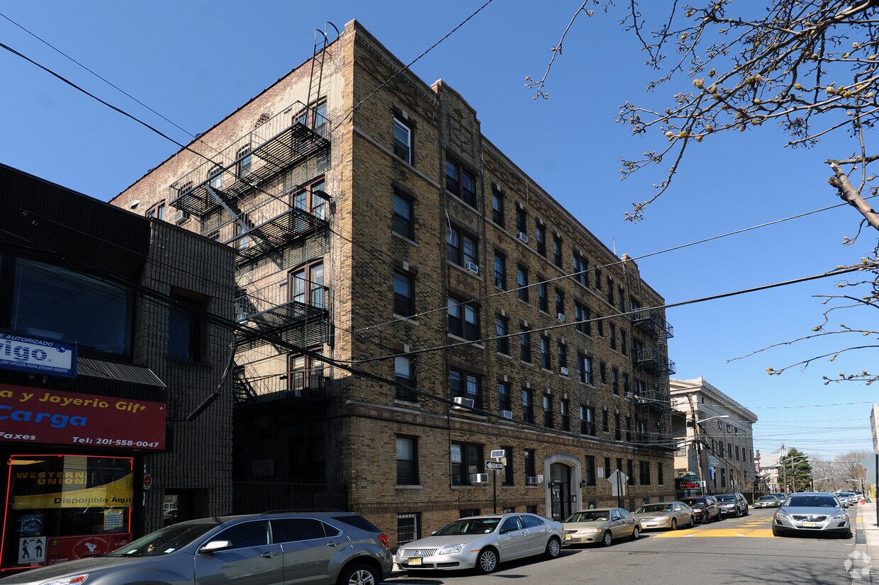 Exterior - 509 47th St