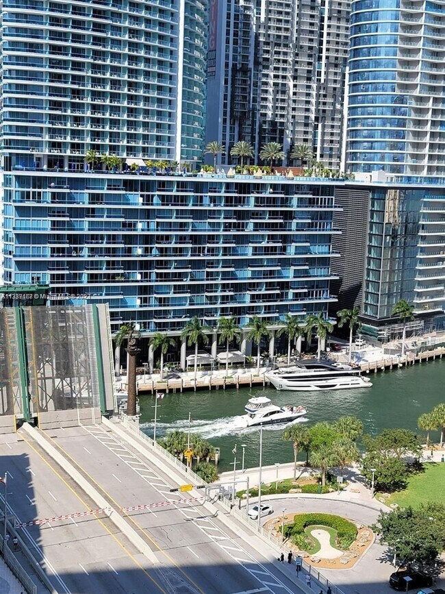 Building Photo - 500 Brickell Ave