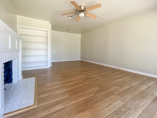 Foto del edificio - 3719 Parkwood St