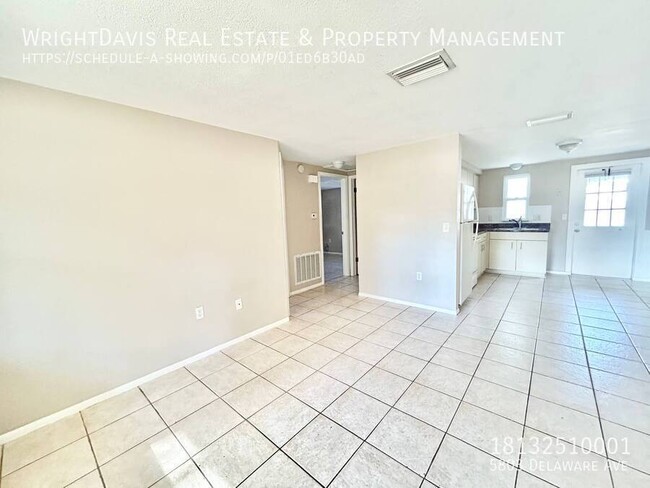 Foto del edificio - 5803 Delaware Ave