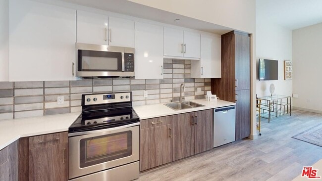 Foto del edificio - 950 E 3rd St