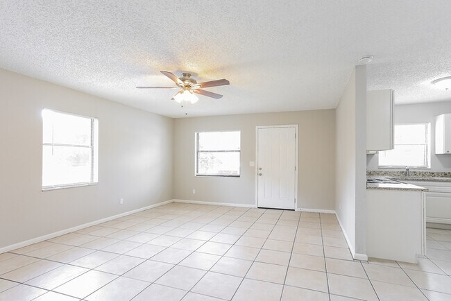 Building Photo - Move-in Ready 3BR 1BA home now leasing!