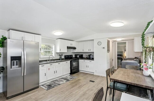 Foto del edificio - 5094 Red Barn Rd