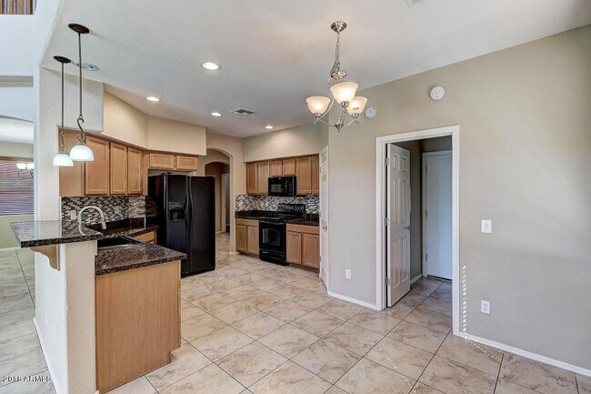 Building Photo - 4417 W Heyerdahl Dr