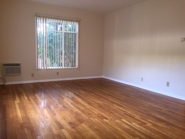 Building Photo - 1710 Laurel Canyon Blvd